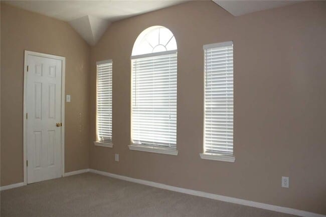Building Photo - 4915 Taylor Lake Ct