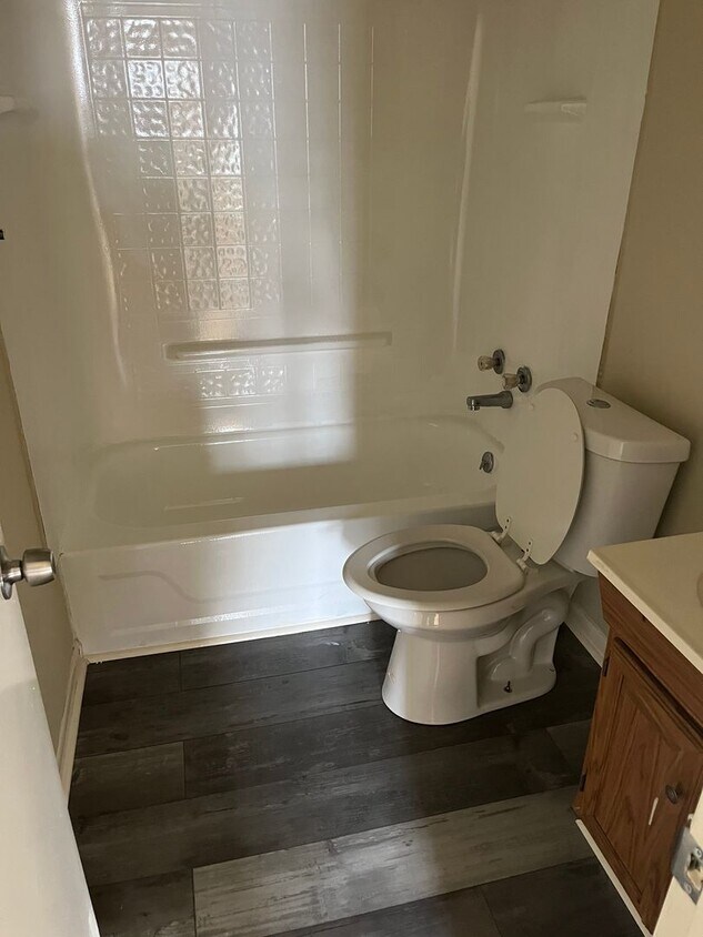 Foto del edificio - 33 Crestview St