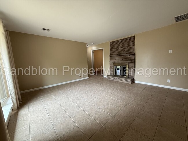 Building Photo - For Lease | Lortondale | $1350 Rent