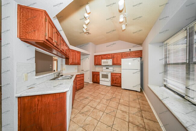 Foto del edificio - 1708 Yosemite Pl