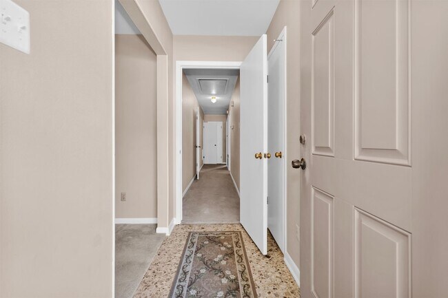 Building Photo - 1410 Spillers Ln