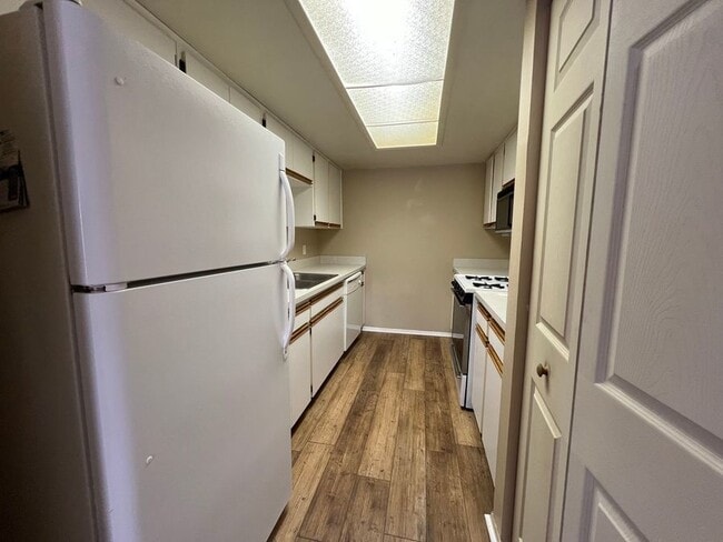 Foto del edificio - 2075 Isle Royal Ct SE
