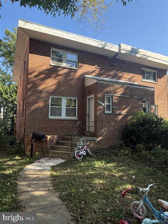 Foto principal - 4411 Harrison St NW
