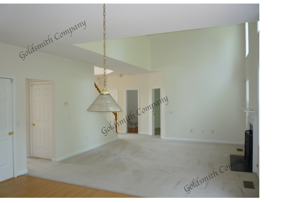 Foto del edificio - "Spacious 4-Bed Oasis with 2.5 Baths on Collingsworth Lane"