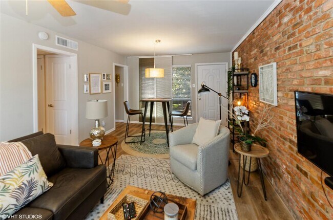 Foto del edificio - 4340 Cedar Springs Rd