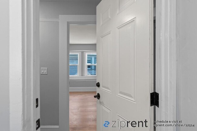 Foto del edificio - 3827 West St