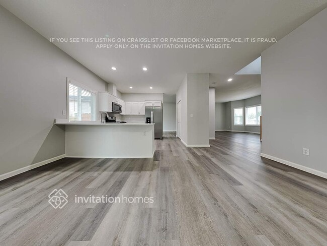 Foto del edificio - 3328 Kona St NE