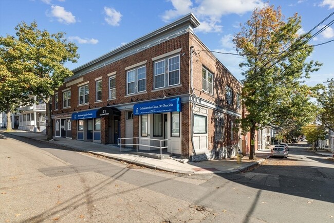 Building Photo - 21 Salem St