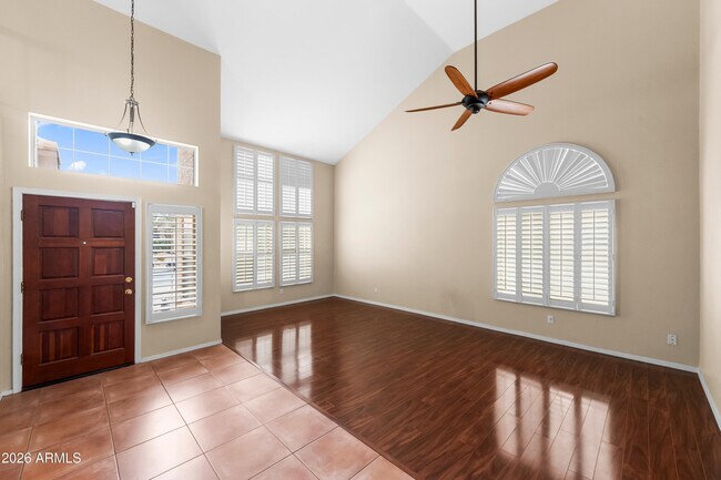 Foto del edificio - 1227 E Glenhaven Dr
