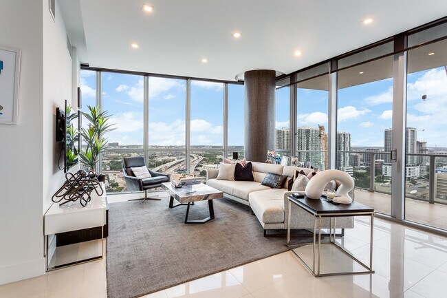 Foto del edificio - 1100 Biscayne Blvd