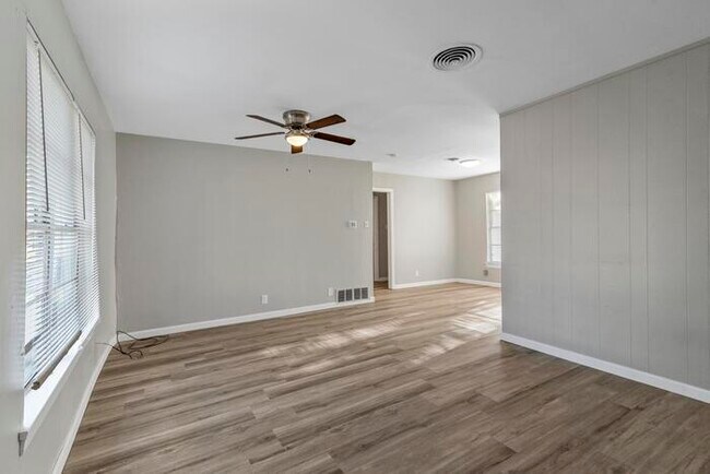 Foto del edificio - 3 Pershing Dr #A