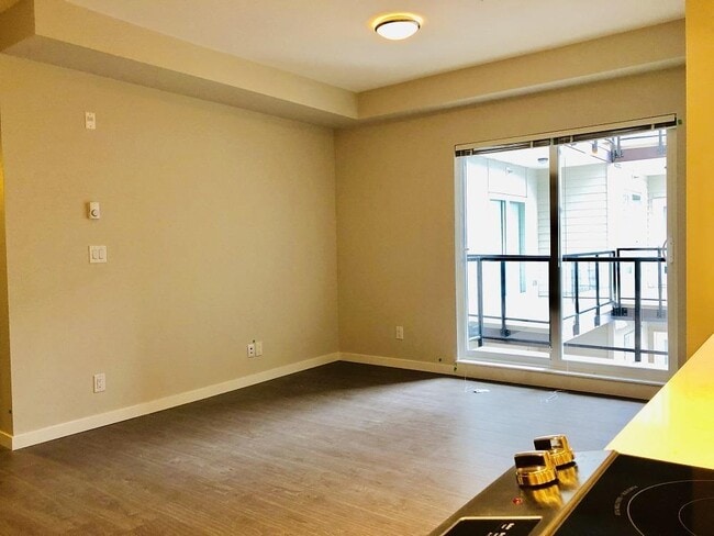 Building Photo - 13768-13108 108 Ave