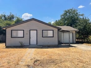 Building Photo - 902 Glen Rose Rd