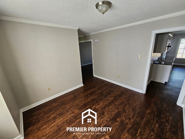 Foto del edificio - Modern 3BR/2BA with Soaring Vaulted Ceilings | Fireplace, Garage & Deck