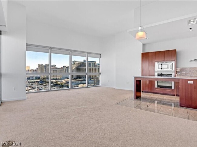 Building Photo - 4471 Dean Martin Dr