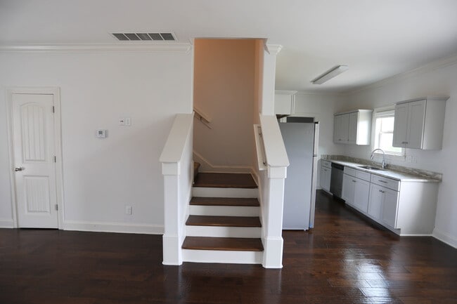 Building Photo - 308 Paul T Cir