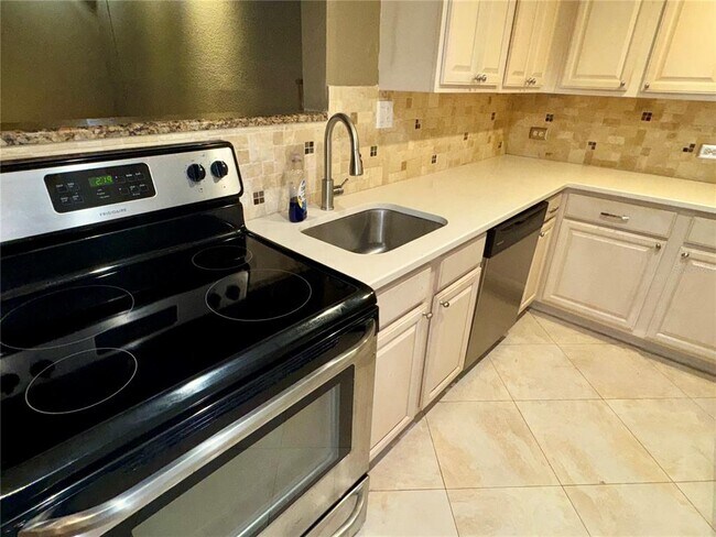 Foto del edificio - 200 Maitland Ave