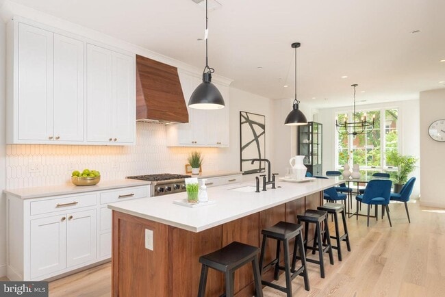 Photo - Luxury Rowhome Condo with Private Rooftop ...