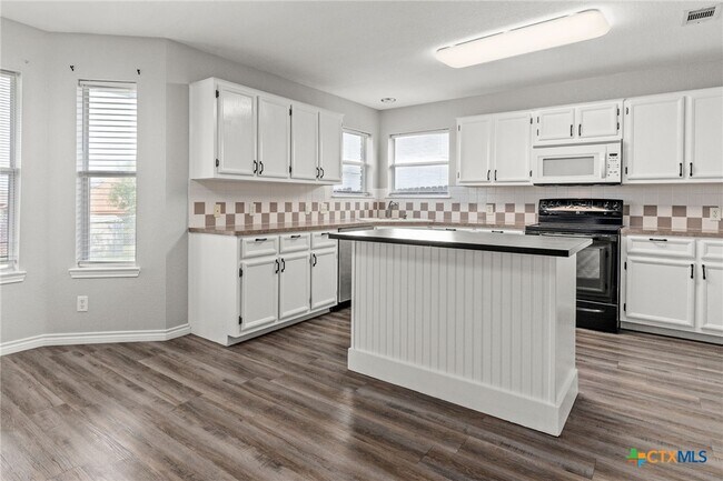 Building Photo - 4305 Maggie Dr