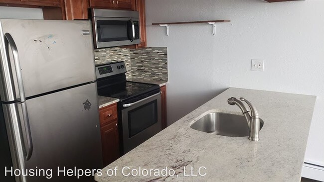Building Photo - 3 br, 2 bath House - 2333 Spruce Street #2