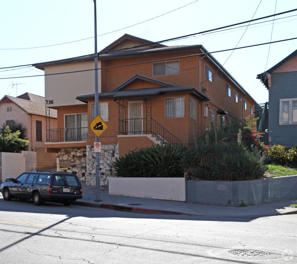 Primary Photo - 736 Alpine St