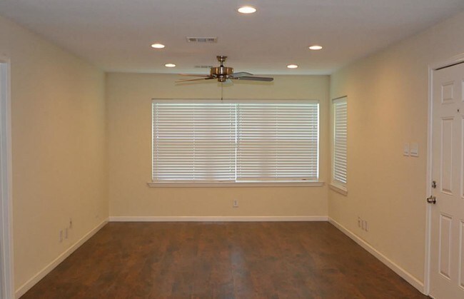 Building Photo - 6022 Moonmist Dr