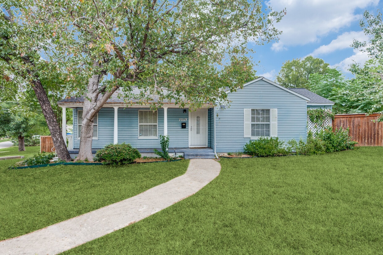 Foto principal - 7349 Brazos Ave