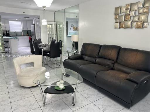 Foto del edificio - 17801 N Bay Rd