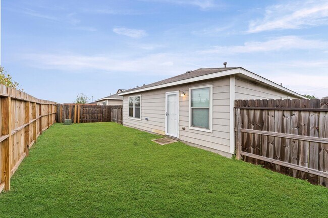 Foto del edificio - 1722 Ramsay Way