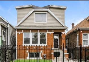 Building Photo - 2051 N Kedvale Ave