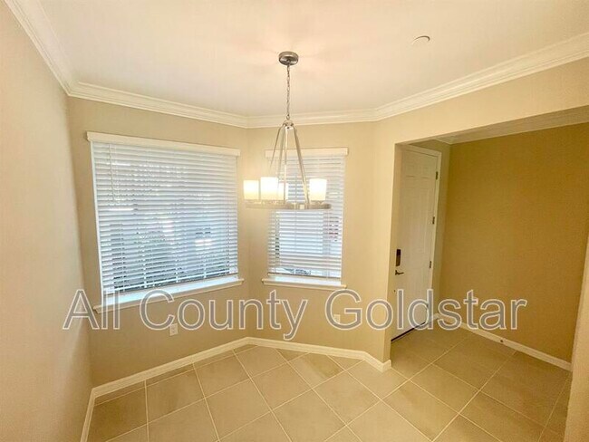 Foto del edificio - 23445 Collina Way