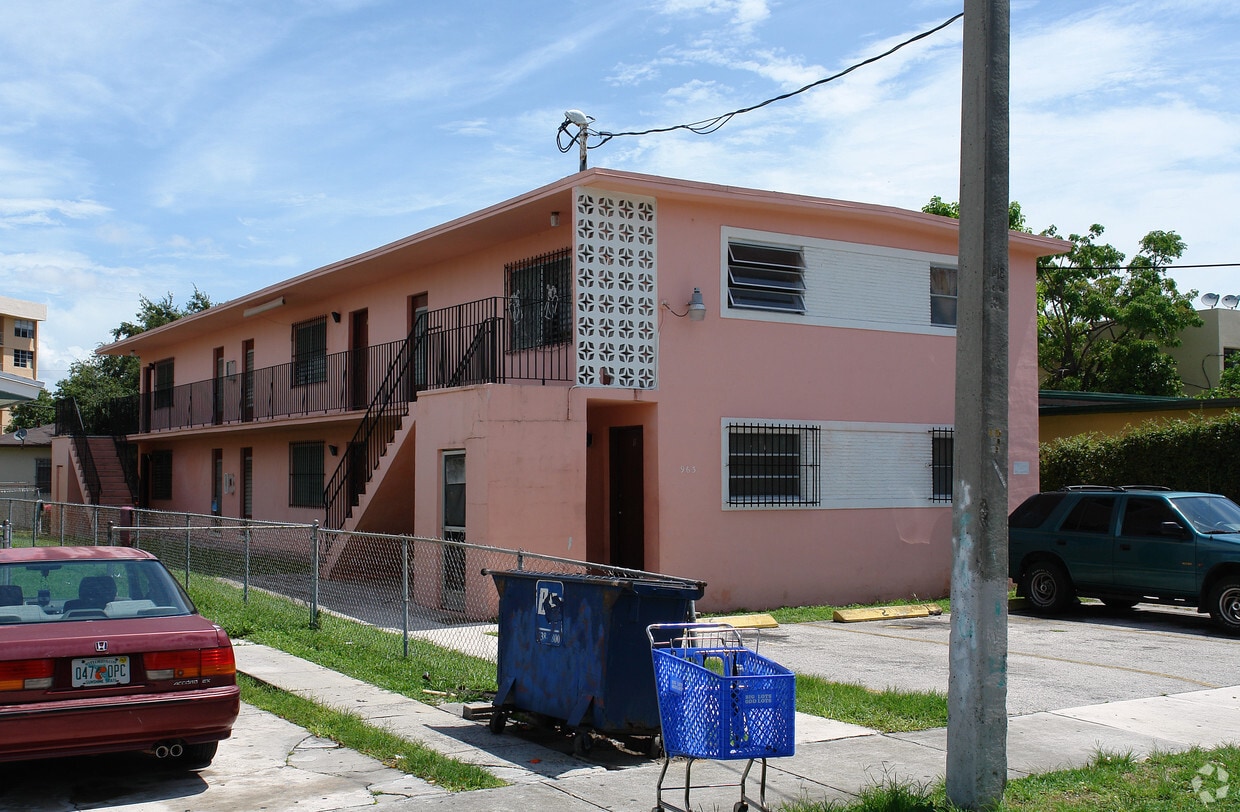Primary Photo - 963 NW 5th St