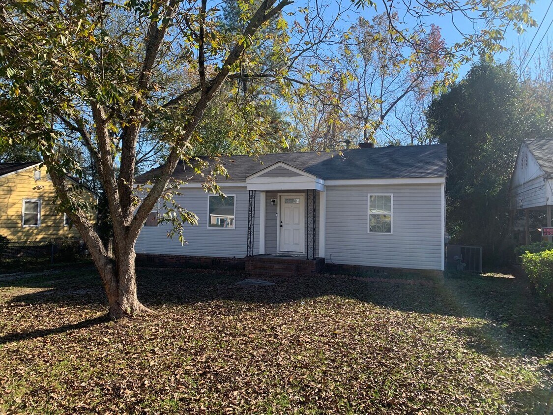 Primary Photo - Total electric 3 bedroom