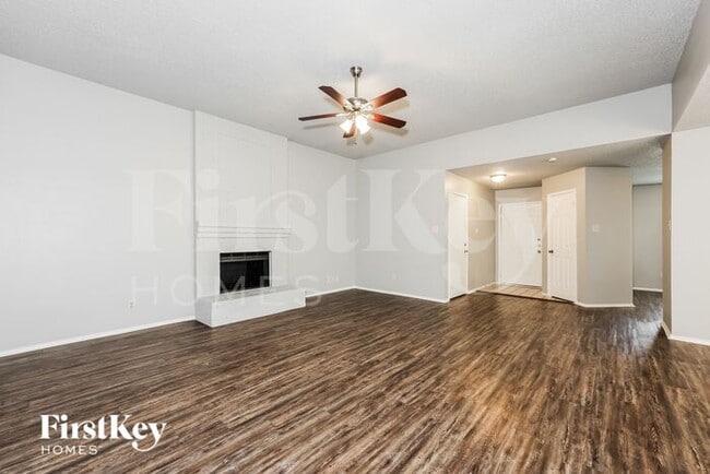 Foto del edificio - 6317 Brookcrest Dr
