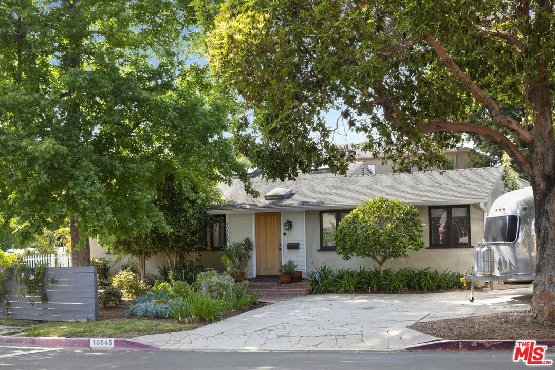 Foto principal - 10845 Queensland St