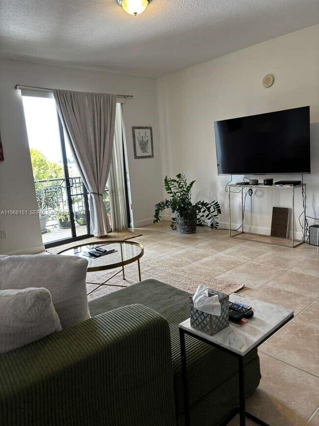 Building Photo - 8395 SW 73rd Ave