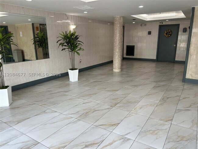 Foto del edificio - 1250 NE 125th St