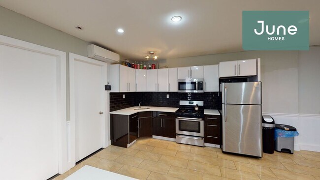 Foto del edificio - ROOM ONLY in 6-bed/2.0-bath Home