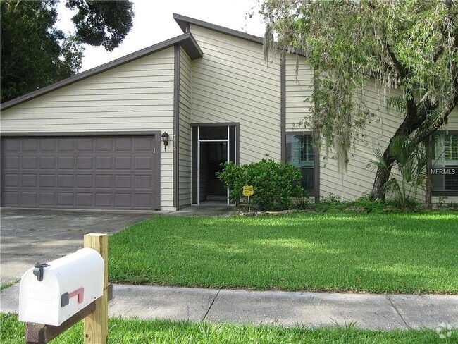 Building Photo - 4816 Glenbrooke Dr