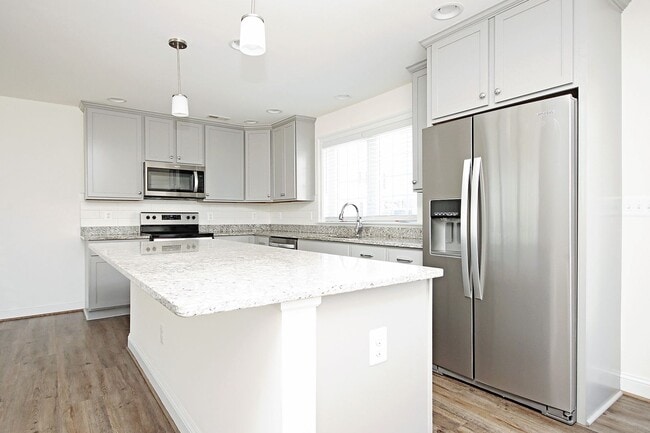 Foto del edificio - Light-Filled, Dog-Friendly Old Trail Townhome