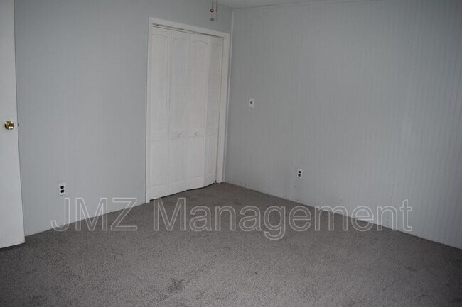 Building Photo - 17327 Prospect St