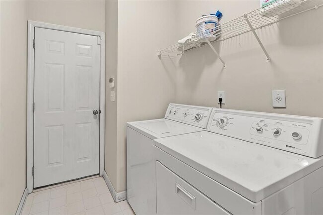 Building Photo - 4610 Planters Hill Dr