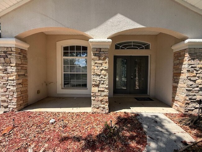 Foto del edificio - Spacious and well-appointed 4-bedroom, 3.5...
