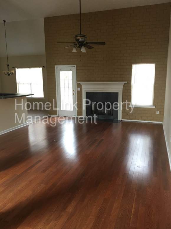 Building Photo - 304 Hip Pocket Rd