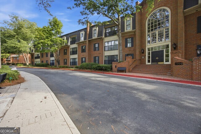 Foto del edificio - 23117 Plantation Dr NE