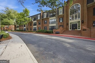 Building Photo - 23117 Plantation Dr NE