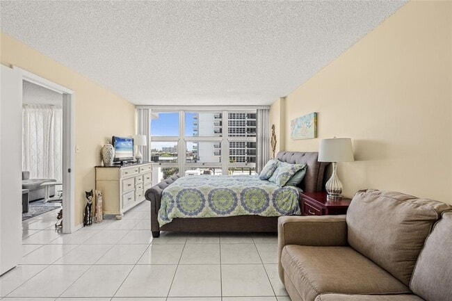 Foto del edificio - 525 N Ocean Blvd