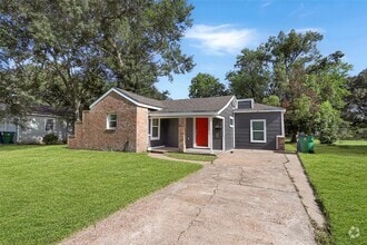 Building Photo - 710 E Magnolia St