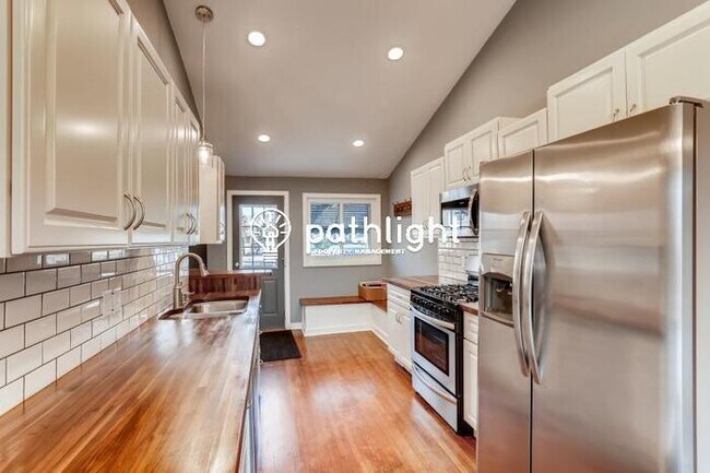 Building Photo - 16566 Foliage Avenue West, Lakeville, MN, ...