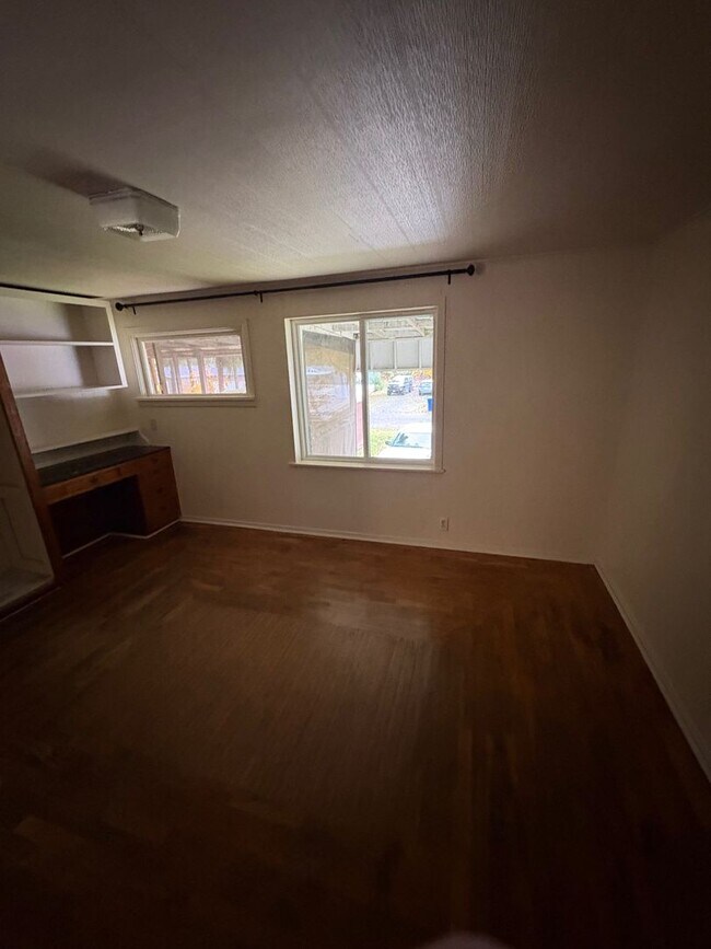 Foto del edificio - 00110-751/755 River RD